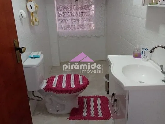 Casa com 150m² 3 quartos e 3 banheiros, à venda, no bairro Monte Castelo em São José dos Campos