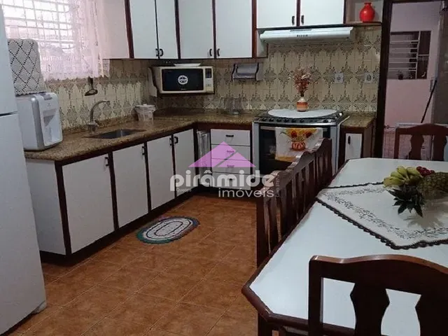 Casa com 150m² 3 quartos e 3 banheiros, à venda, no bairro Monte Castelo em São José dos Campos