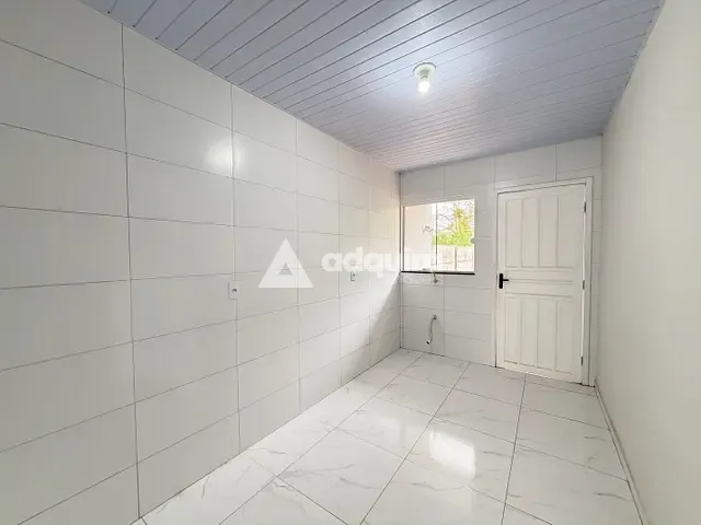 Casa 2 quartos e 1 banheiro, para alugar, no bairro Cará-cará em Ponta Grossa