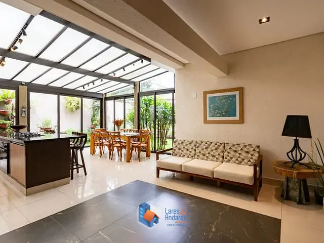 Casa com 270m² 5 quartos e 5 banheiros, à venda, no bairro Vila Suzana em São Paulo