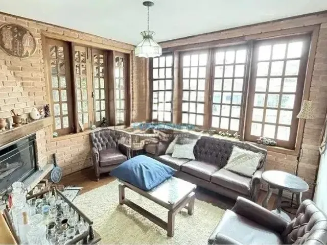 Casa com 10m² 3 quartos e 3 banheiros, para alugar, no bairro Urbanova em São José Dos Campos