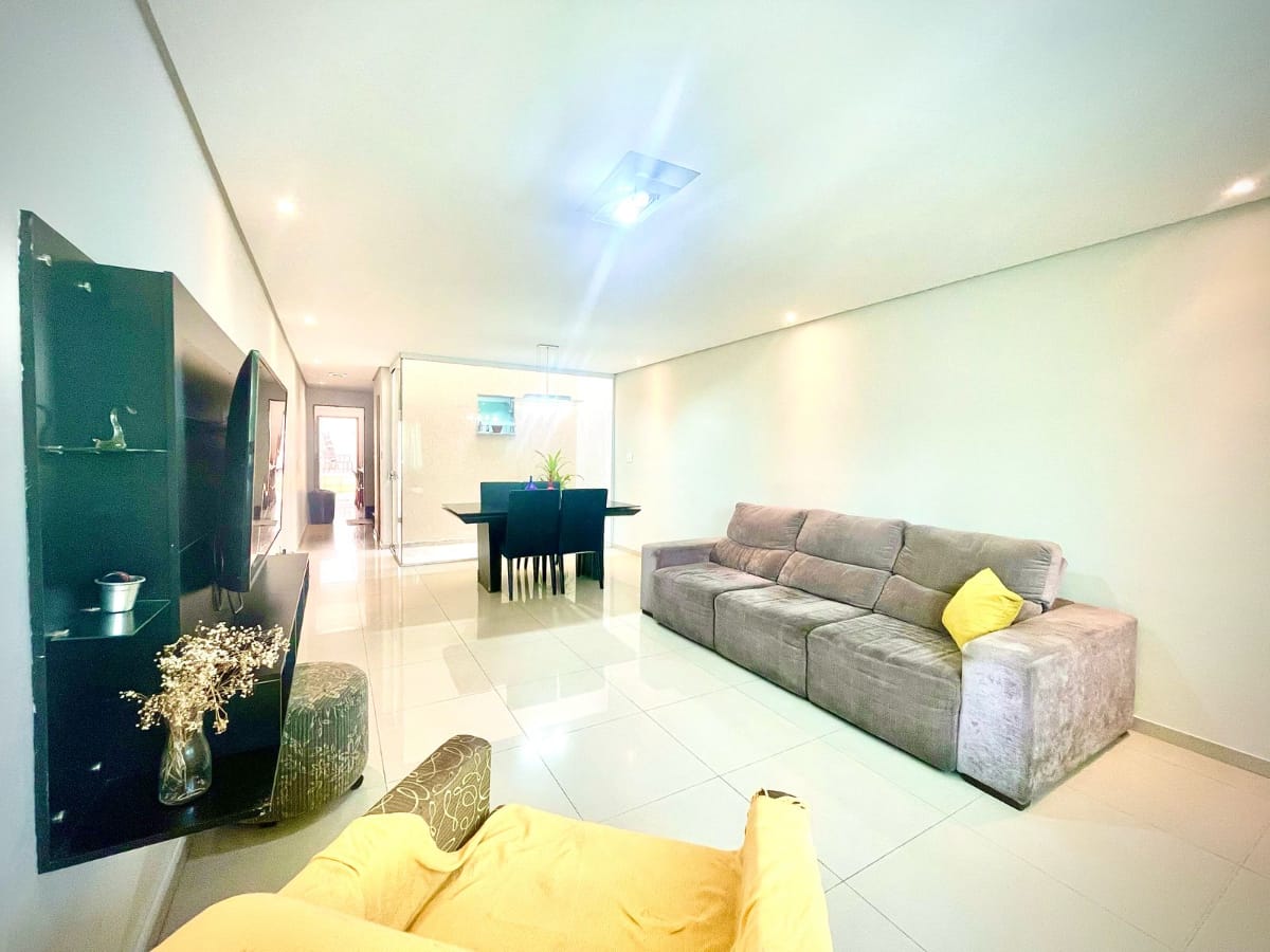 Foto do Casa-Casa tipo para venda em Vila Santa Clara com 3 quartos, sendo 2 suítes, 218m²