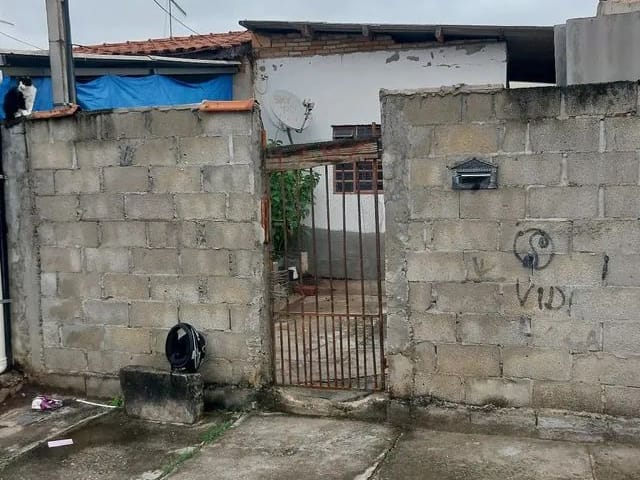 Casa com 150m² 3 quartos e 2 banheiros, à venda, no bairro Jardim Gurilândia em Taubaté