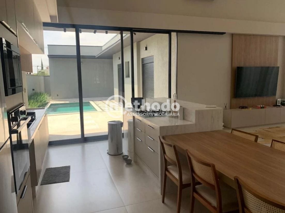 Casa, 3 quartos, 221 m² - Foto 2