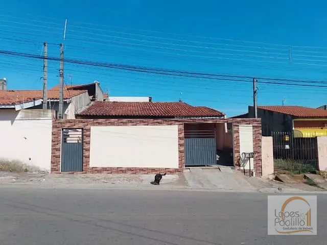 Casa com 300m² 2 quartos e 1 banheiro, à venda, no bairro Jardim das Cerejeiras em Atibaia