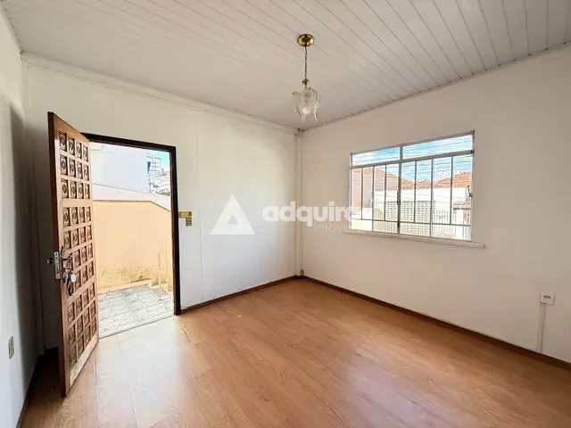 Casa 2 quartos e 2 banheiros, para alugar, no bairro Centro em Ponta Grossa