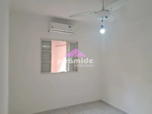 Casa com 10m² 2 quartos e 1 banheiro, à venda, no bairro Parque Indústrial em São José Dos Campos
