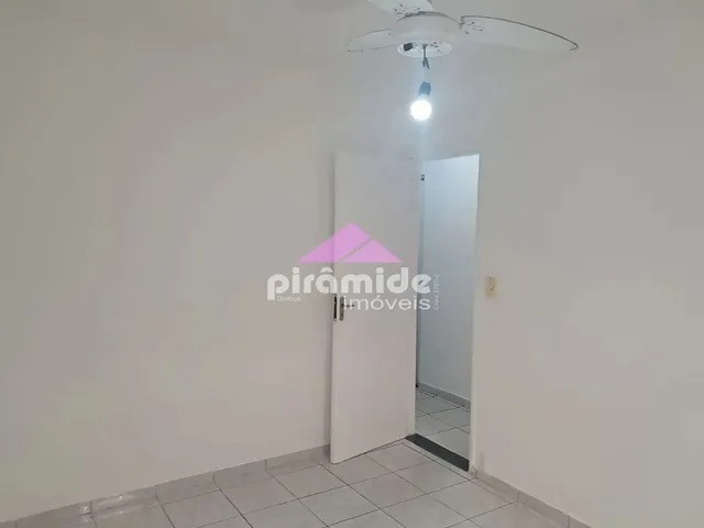 Casa com 10m² 2 quartos e 1 banheiro, à venda, no bairro Parque Indústrial em São José Dos Campos
