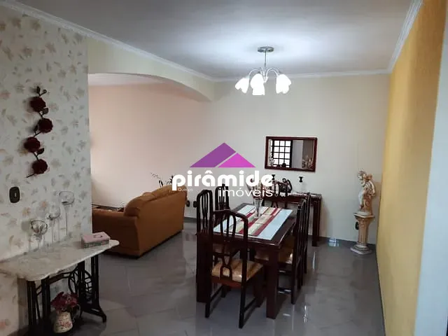 Casa com 250m² 3 quartos e 3 banheiros, à venda, no bairro Vila Antônio Augusto Luiz em Caçapava