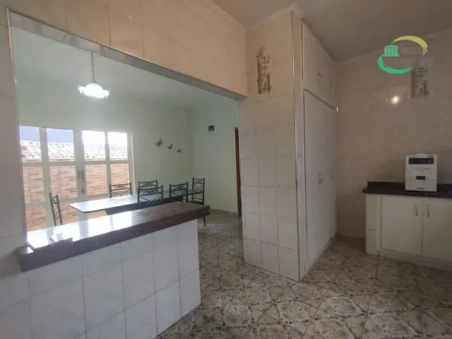 Casa com 300m² 4 quartos e 3 banheiros, à venda, no bairro Jardim Santana em Campinas
