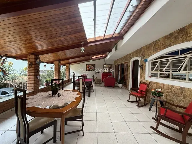 Casa com 319m² 4 quartos e 3 banheiros, à venda, no bairro Jardim São Carlos em Sorocaba