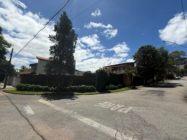 Casa com 319m² 4 quartos e 3 banheiros, à venda, no bairro Jardim São Carlos em Sorocaba