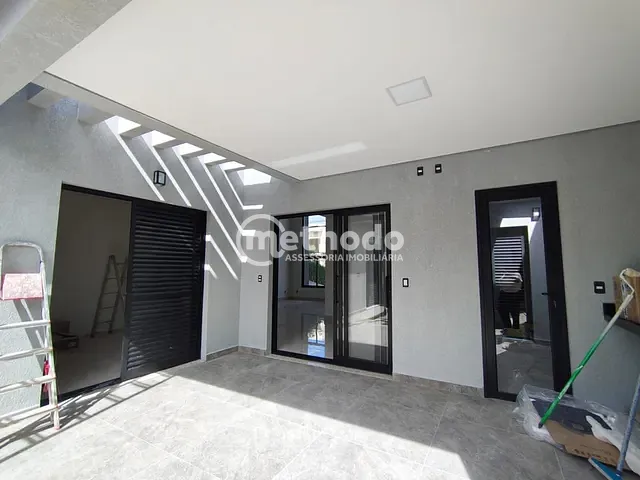Casa com 250m² 3 quartos e 2 banheiros, à venda, no bairro Parque Olívio Franceschini em Hortolândia
