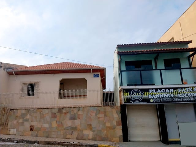 Casa com 225m² 5 quartos e 3 banheiros, à venda, no bairro Vila Zélia em Lorena
