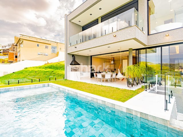 Casa com 490m² 4 quartos e 5 banheiros, à venda, no bairro Alphaville em Santana de Parnaíba