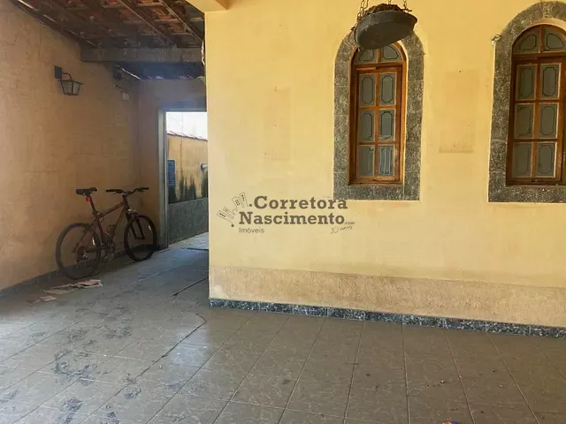 Casa com 380m² 4 quartos e 1 banheiro, à venda, no bairro Jardim Emilia em Jacareí