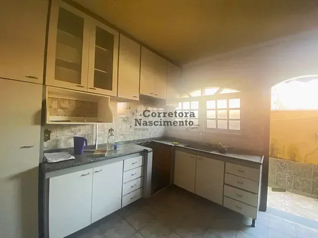 Casa com 380m² 4 quartos e 1 banheiro, à venda, no bairro Jardim Emilia em Jacareí