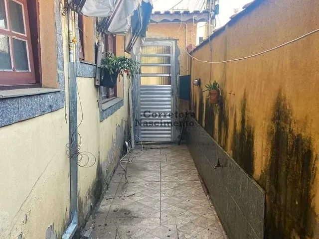 Casa com 380m² 4 quartos e 1 banheiro, à venda, no bairro Jardim Emilia em Jacareí