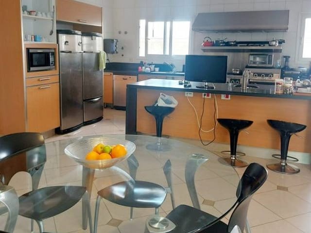 Casa com 1000m² 4 quartos e 6 banheiros, à venda, no bairro Tamboré em Santana de Parnaíba