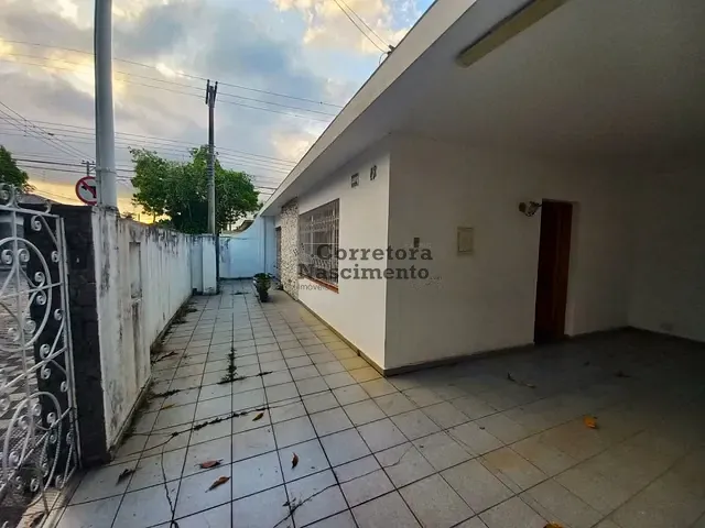 Casa com 283m² 3 quartos e 3 banheiros, à venda ou para alugar, no bairro Centro em Jacareí