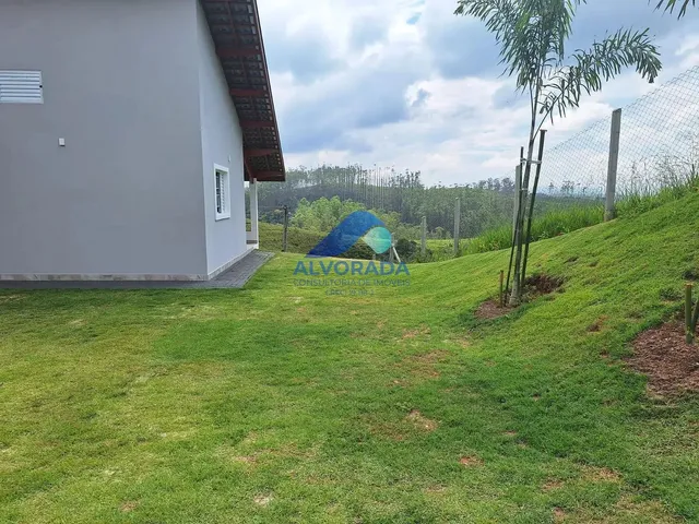 Casa com 1036m² 3 quartos e 3 banheiros, à venda, no bairro Condomínio Residencial Mantiqueira em São José Dos Campos