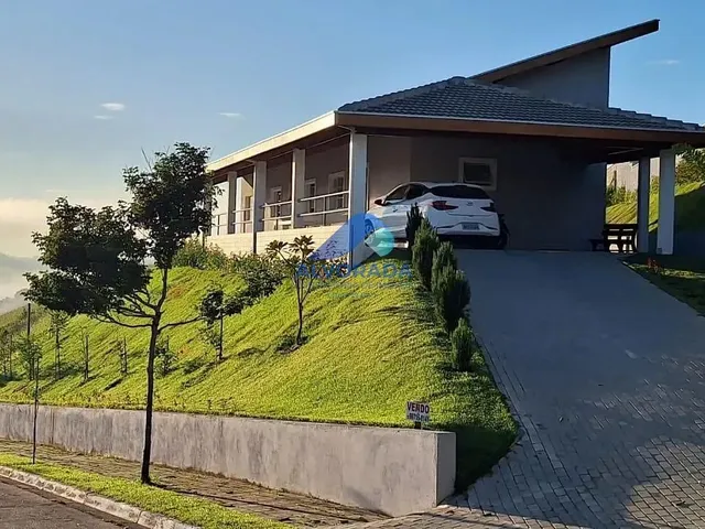 Casa com 1036m² 3 quartos e 3 banheiros, à venda, no bairro Condomínio Residencial Mantiqueira em São José Dos Campos