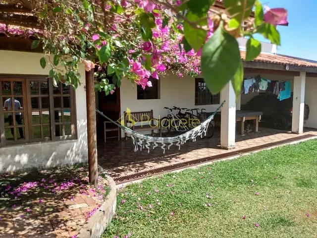 Casa 3 quartos e 3 banheiros, à venda, no bairro Campinas em Pindamonhangaba