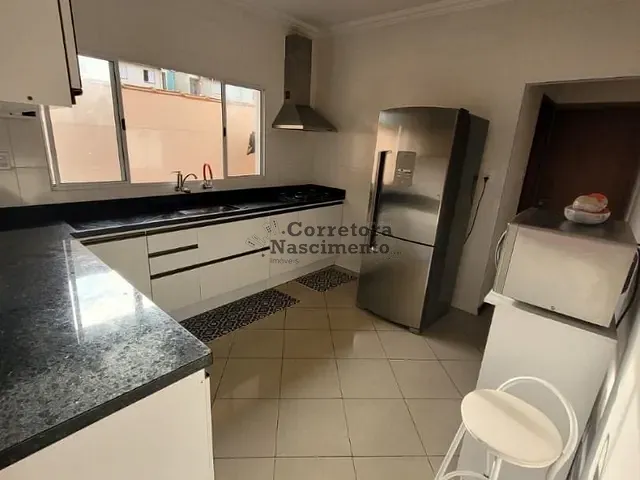 Casa com 250m² 4 quartos e 3 banheiros, à venda, no bairro Residencial Uniao em São José dos Campos