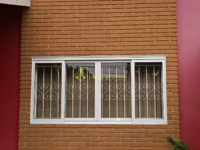 Casa com 150m² 2 quartos e 2 banheiros, à venda, no bairro Centro em Pindamonhangaba