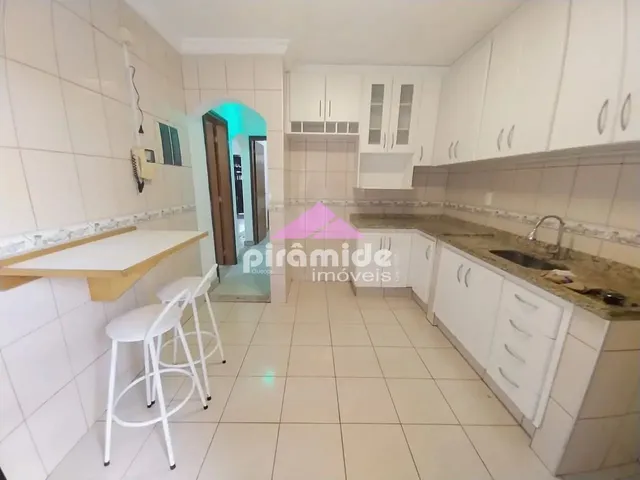 Casa com 200m² 2 quartos e 1 banheiro, para alugar, no bairro Vila Tatetuba em São José Dos Campos