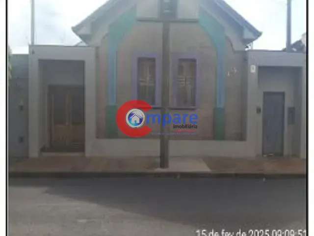 Casa com 315m², à venda, no bairro Centro em Batatais
