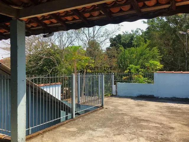 Casa com 300m² 4 quartos e 3 banheiros, à venda, no bairro Jardim do Vale em Jacareí
