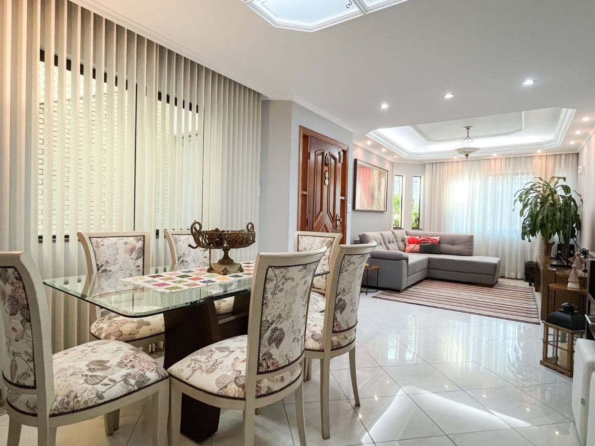 Foto do Casa-Casa tipo para venda em Jardim Textil com 4 quartos, sendo 1 suíte, 200m²