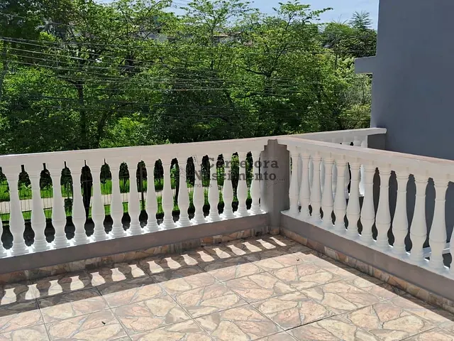 Casa com 175m² 2 quartos e 1 banheiro, à venda, no bairro Parque Santo Antonio em Jacareí