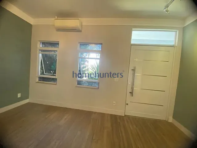 Casa com 250m² 3 quartos e 1 banheiro, à venda, no bairro Residencial Real Parque Sumaré em Sumaré