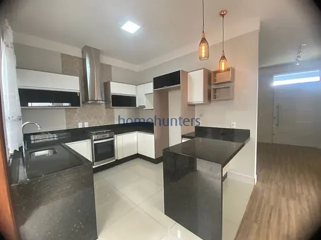 Casa com 250m² 3 quartos e 1 banheiro, à venda, no bairro Residencial Real Parque Sumaré em Sumaré