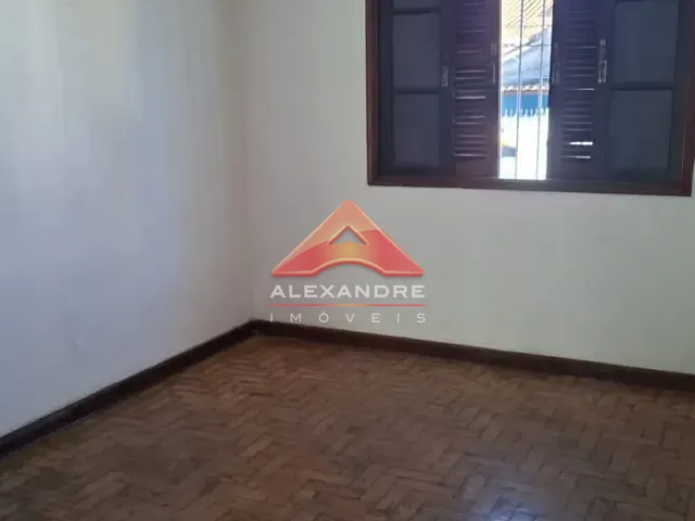Casa com 250m² 3 quartos e 1 banheiro, à venda ou para alugar, no bairro Jardim Ismênia em São José dos Campos