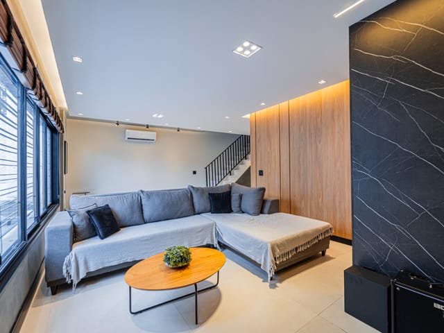 Foto do Casa - Casa tipo para venda em Indianópolis com 4 quartos, sendo 2 suítes, 200m² | Lares e Andares Imóveis