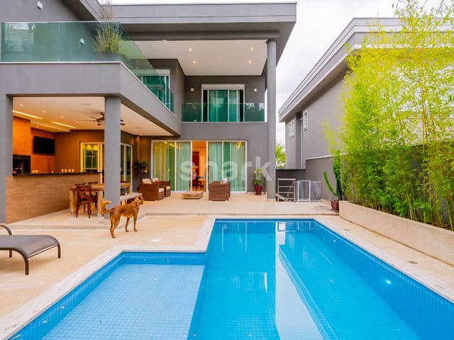 Casa com 525m² 4 quartos e 6 banheiros, à venda, no bairro Tamboré em Santana de Parnaíba