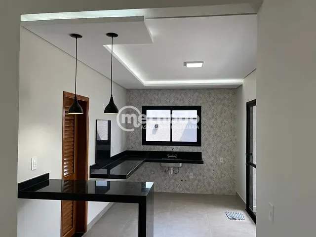Casa com 263m² 3 quartos e 3 banheiros, à venda, no bairro Parque Olívio Franceschini em Hortolândia