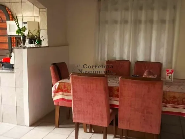 Casa com 300m² 5 quartos e 2 banheiros, à venda, no bairro Vila Nair em São José dos Campos