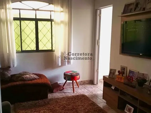 Casa com 300m² 5 quartos e 2 banheiros, à venda, no bairro Vila Nair em São José dos Campos