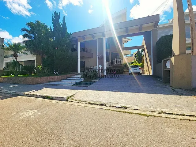 Casa com 632m² 6 quartos e 3 banheiros, à venda, no bairro Pqe Res Aquarius em São José dos Campos