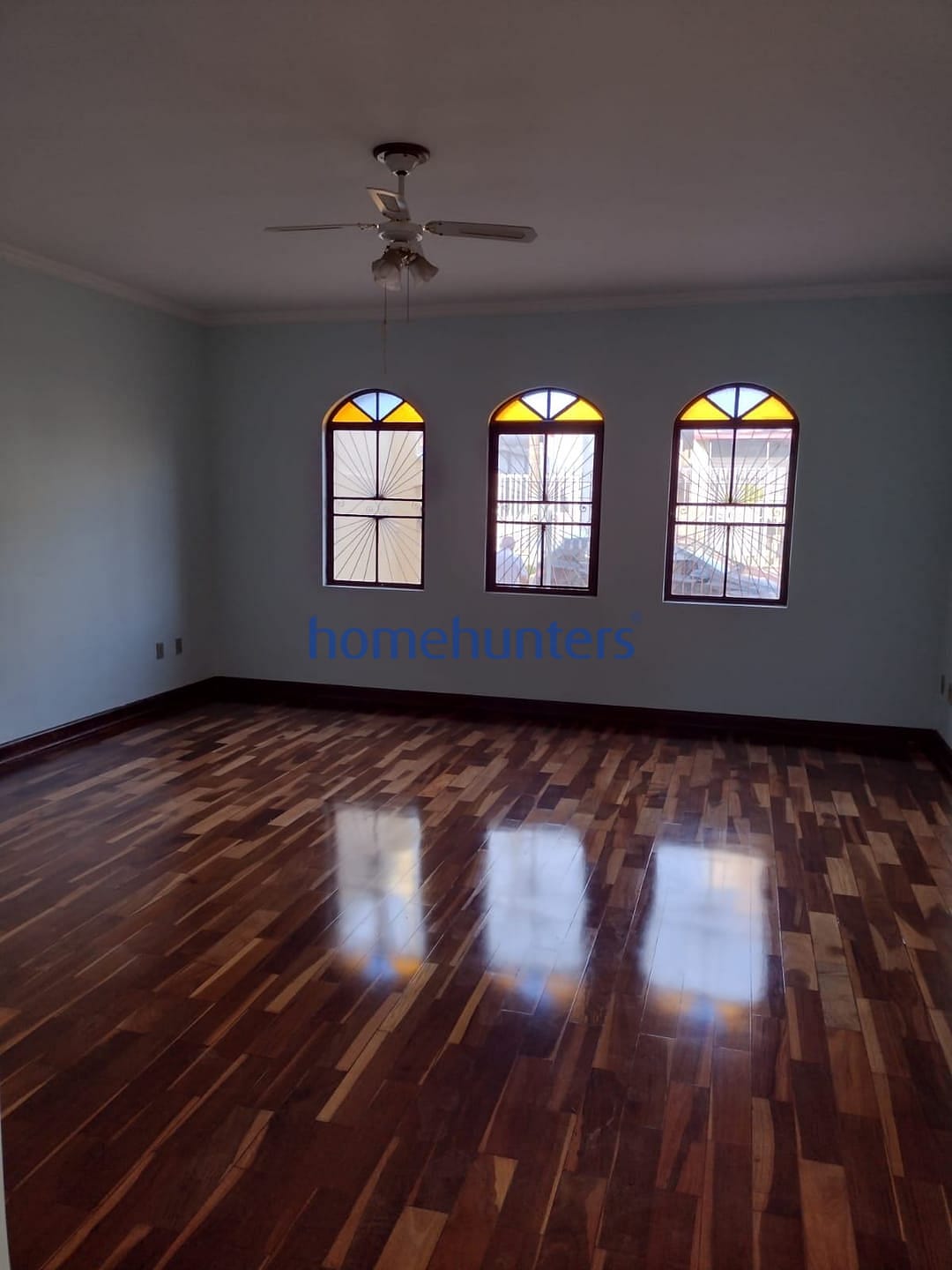 Casa à venda com 4 quartos, 231m² - Foto 2