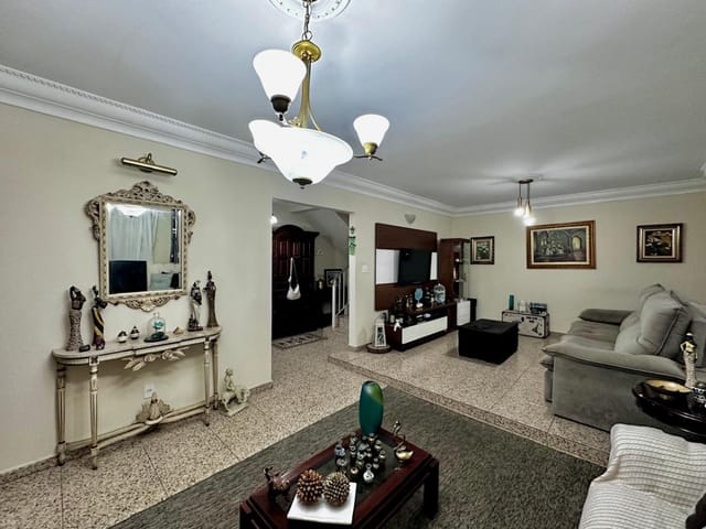 Foto do Casa - Casa para venda em Vila São Pedro com 4 quartos, sendo 1 suíte , 257m² | Lares e Andares Imóveis