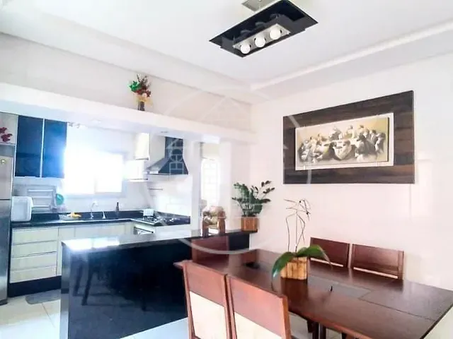 Casa com 269m² 3 quartos e 3 banheiros, à venda, no bairro Jardim das Imbuias em São Paulo