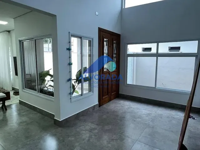 Casa com 380m² 3 quartos e 2 banheiros, à venda, no bairro Mar Verde II em Caraguatatuba