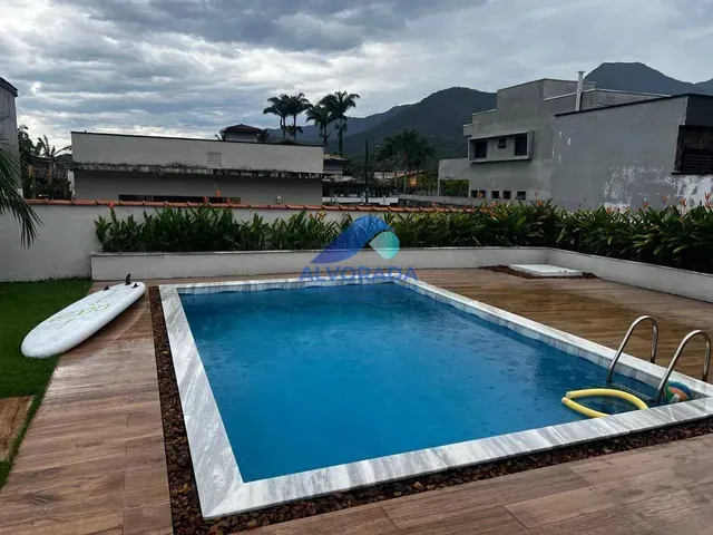 Casa com 380m² 3 quartos e 2 banheiros, à venda, no bairro Mar Verde II em Caraguatatuba