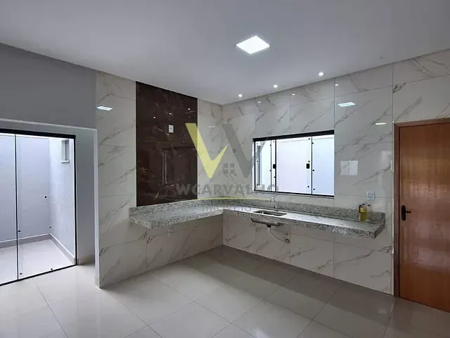 Casa com 125m² 3 quartos e 2 banheiros, à venda, no bairro Adriana Parque em Anápolis