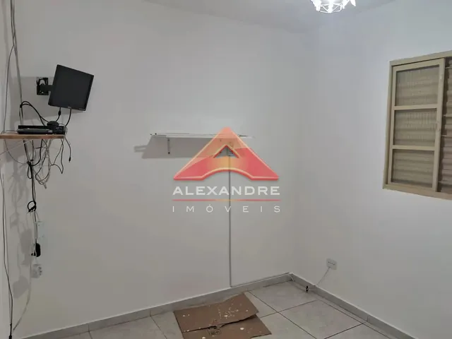 Casa com 10m² 3 quartos e 2 banheiros, à venda, no bairro Monte Castelo em São José Dos Campos